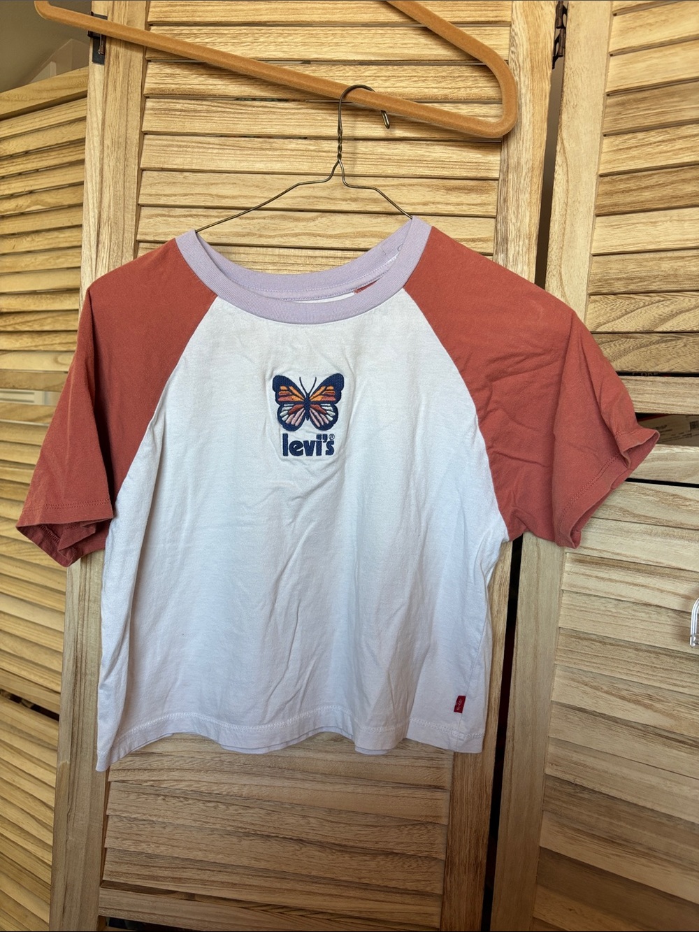 Levi's White Body Rust Raglan Tee with Lavender Trim & Butterfly Girls top Large